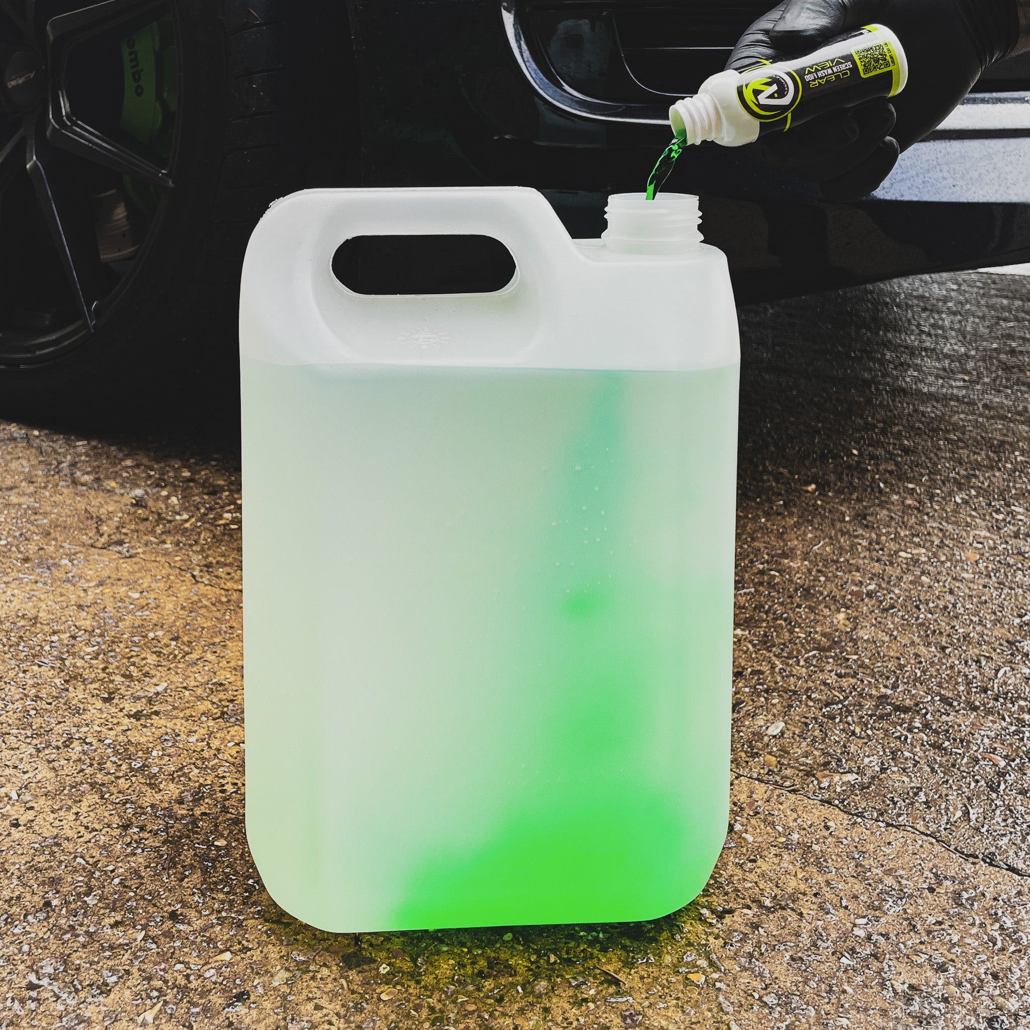 CLEAR VIEW - SCREEEN WASH - Per Hagen Bilrekvisita