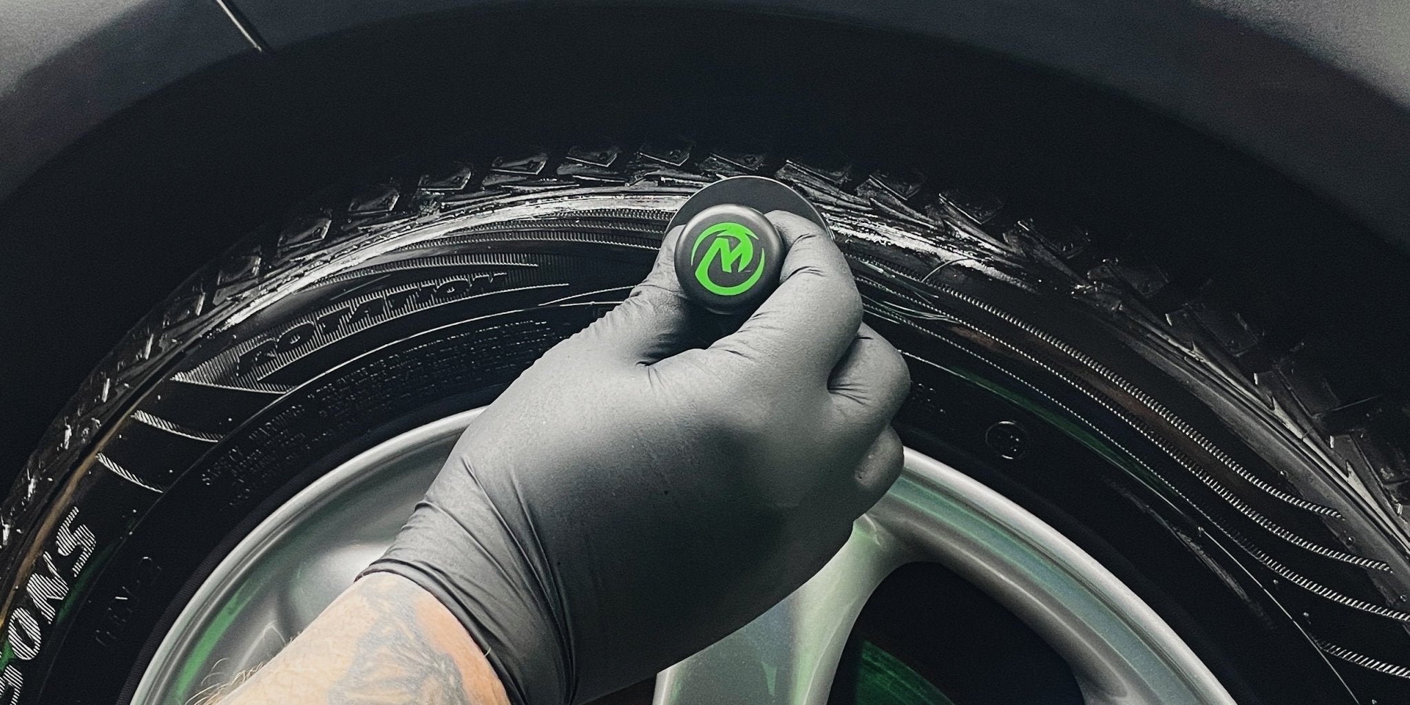 SLICK - DEKK & PLAST FORNYER - Per Hagen Bilrekvisita